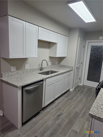 1916 Nevada Street, San Marcos, TX 78666