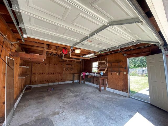 1024 Stanley RD, Portsmouth, VA 23701