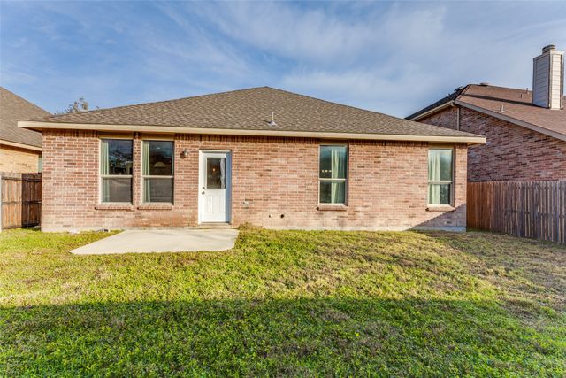 5825 Deck House Road, Fort Worth, TX 76179