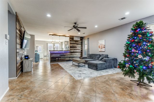 5825 Deck House Road, Fort Worth, TX 76179