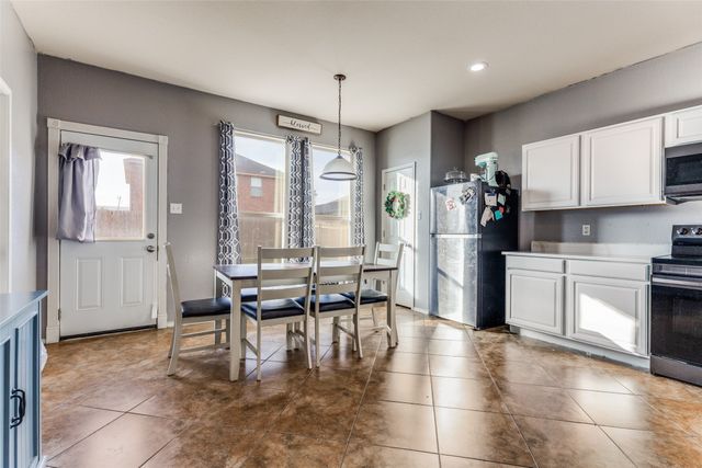 5825 Deck House Road, Fort Worth, TX 76179