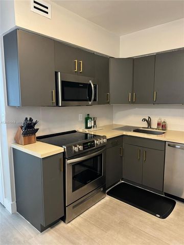 5700 Collins Avenue 3C, Miami Beach, FL 33140