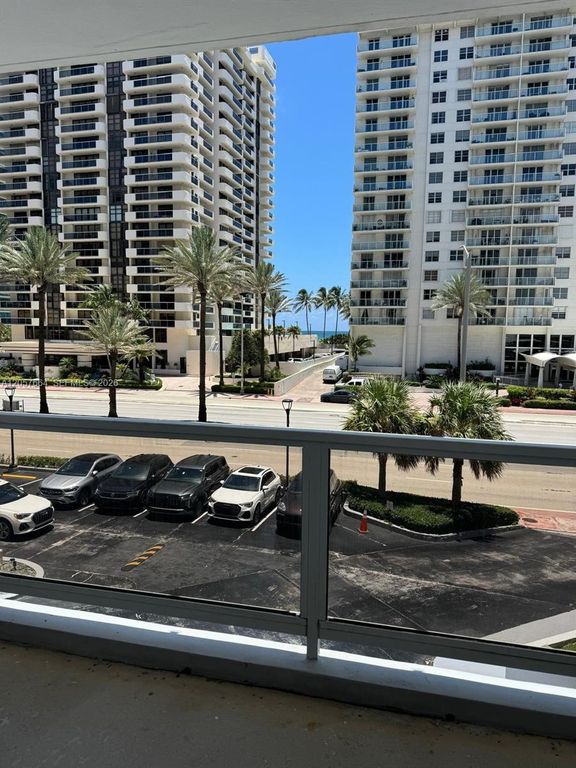 5700 Collins Avenue 3C, Miami Beach, FL 33140