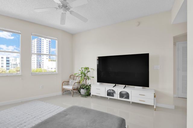 533 NE 3rd Avenue, Fort Lauderdale, FL 33301