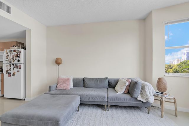 533 NE 3rd Avenue, Fort Lauderdale, FL 33301