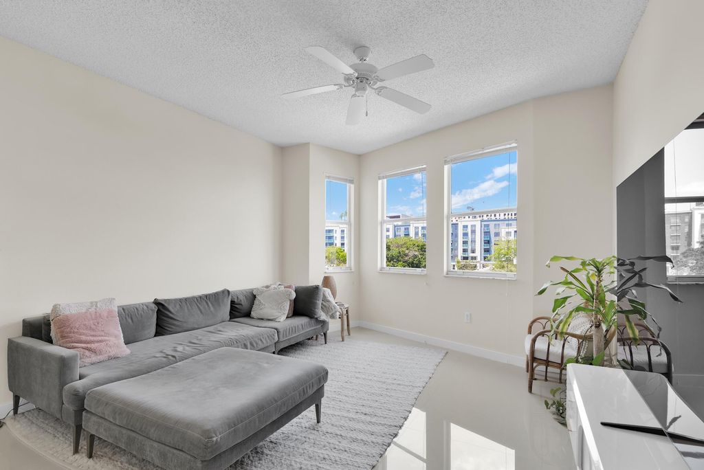 533 NE 3rd Avenue, Fort Lauderdale, FL 33301