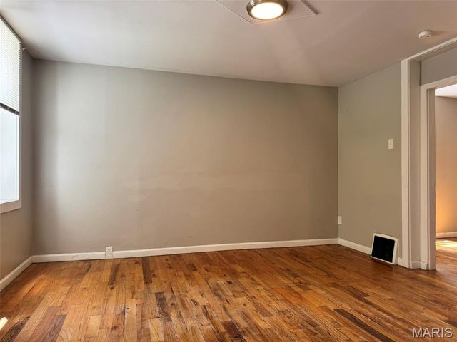 7607 Vermont Avenue, St Louis, MO 63111