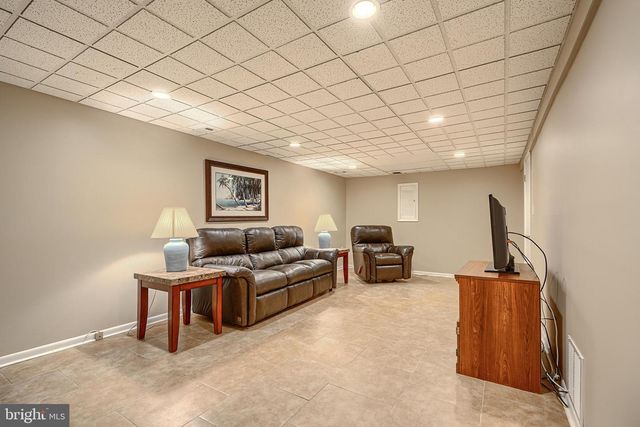 22 SKYWOOD CT, Parkville, MD 21234