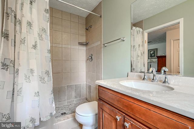 22 SKYWOOD CT, Parkville, MD 21234