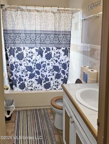 936 W 6th Street, Hattiesburg, MS 39401