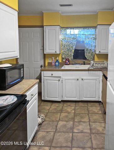 936 W 6th Street, Hattiesburg, MS 39401