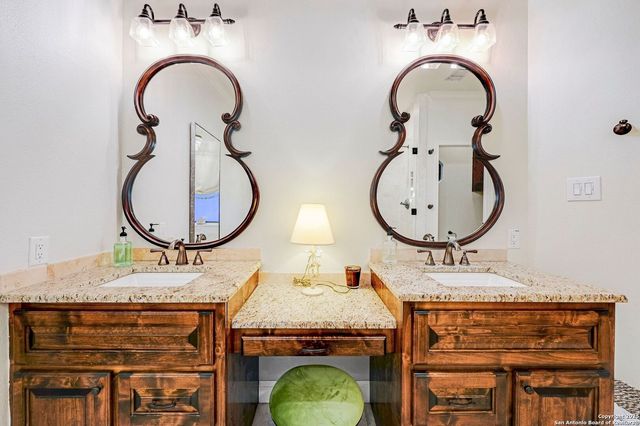 26011 Apache Creek, San Antonio, TX 78260