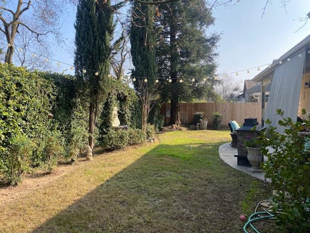 Image 15 of property listing at 9356 N Jade Avenue, Fresno, CA 93720