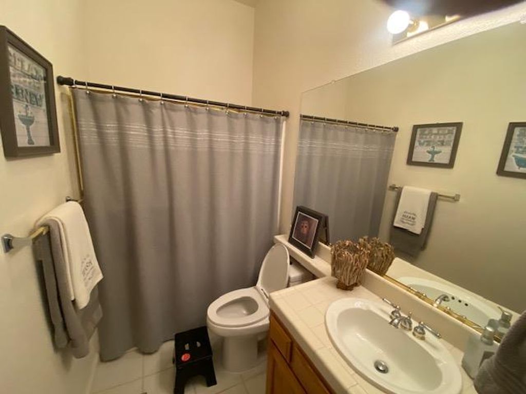 Image 9 of property listing at 9356 N Jade Avenue, Fresno, CA 93720