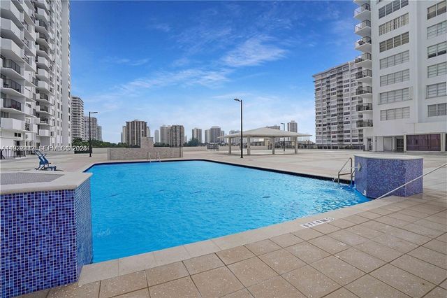 2780 NE 183rd St 1504, Aventura, FL 33160