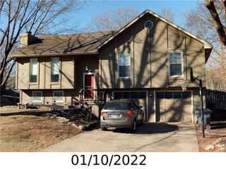 1716 E Sheridan Bridge Lane, Olathe, KS 66062