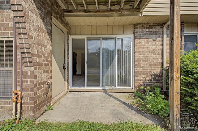 38220 Fairway Court, Clinton Township, MI 48038