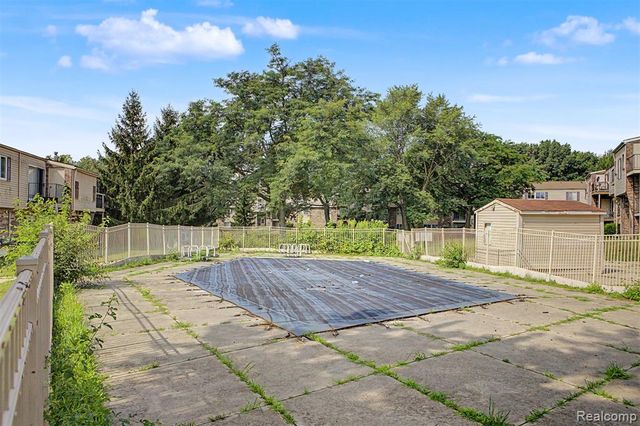 38220 Fairway Court, Clinton Township, MI 48038