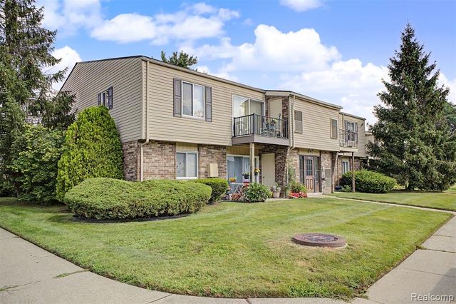 38220 Fairway Court, Clinton Township, MI 48038