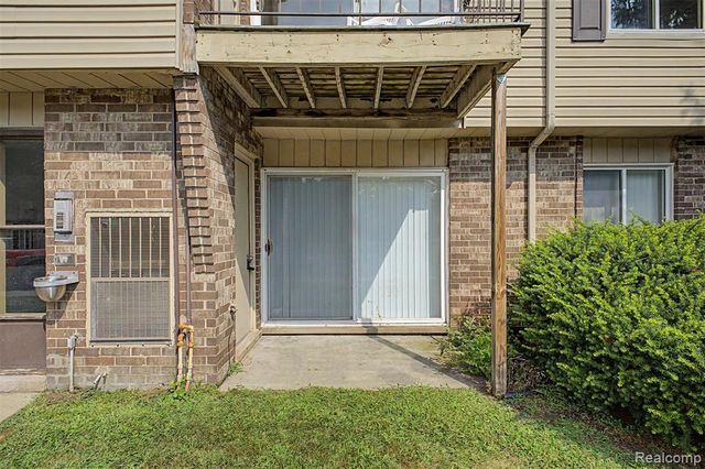 38220 Fairway Court, Clinton Township, MI 48038