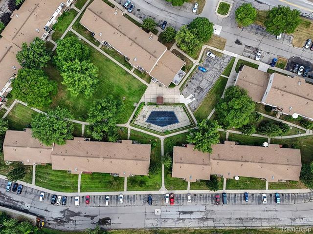 38220 Fairway Court, Clinton Township, MI 48038