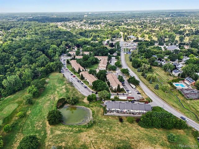 38220 Fairway Court, Clinton Township, MI 48038