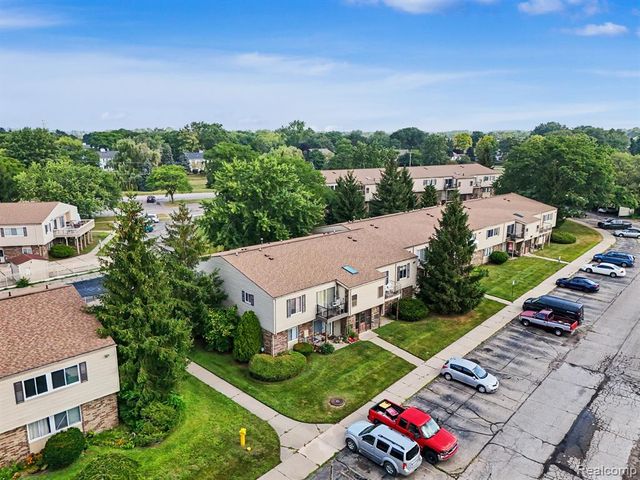 38220 Fairway Court, Clinton Township, MI 48038