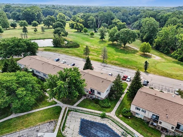 38220 Fairway Court, Clinton Township, MI 48038