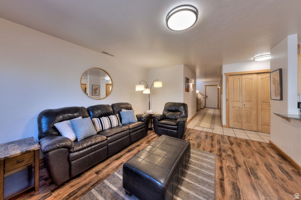Image 9 of property listing at 3461 E WESTWATER DR #UNIT 6, Moab, UT 84532