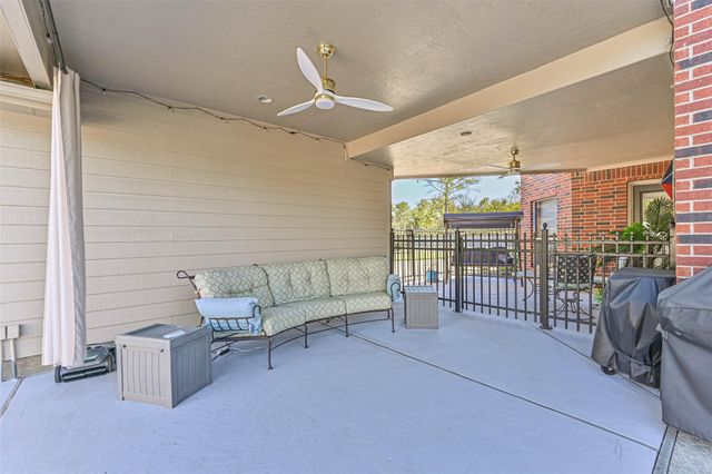 1621 Pine Crest Drive, Pearland, TX 77581
