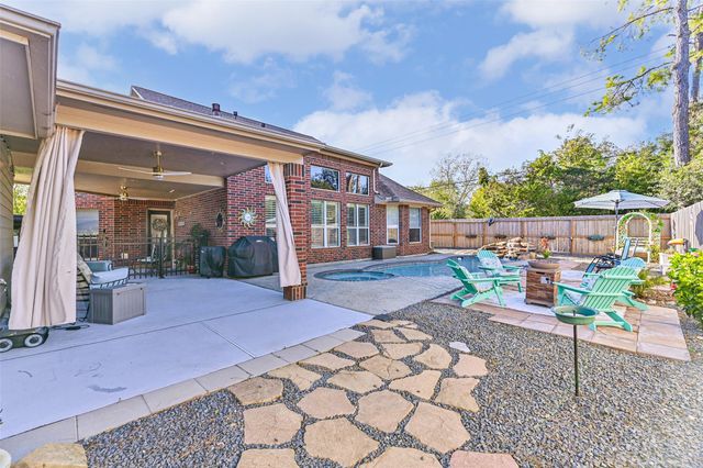 1621 Pine Crest Drive, Pearland, TX 77581