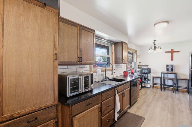 10720 & 10722 E SPRINGFIELD Ave, Spokane Valley, WA 99206