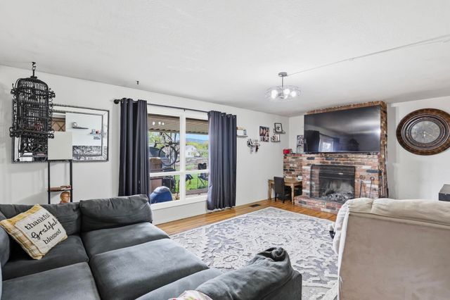 10720 & 10722 E SPRINGFIELD Ave, Spokane Valley, WA 99206