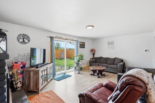 10720 & 10722 E SPRINGFIELD Ave, Spokane Valley, WA 99206