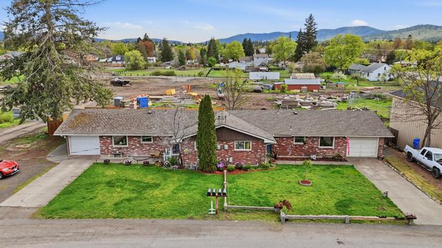 10720 & 10722 E SPRINGFIELD Ave, Spokane Valley, WA 99206