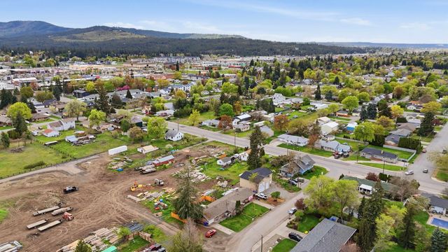 10720 & 10722 E SPRINGFIELD Ave, Spokane Valley, WA 99206