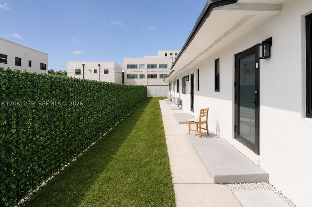 2247 SW 9th St, Miami, FL 33135
