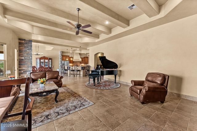 5708 Via Estrella, Las Cruces, NM 88011