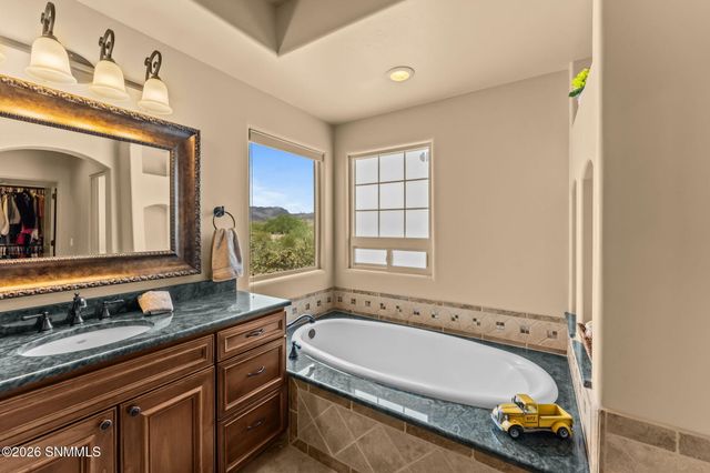 5708 Via Estrella, Las Cruces, NM 88011