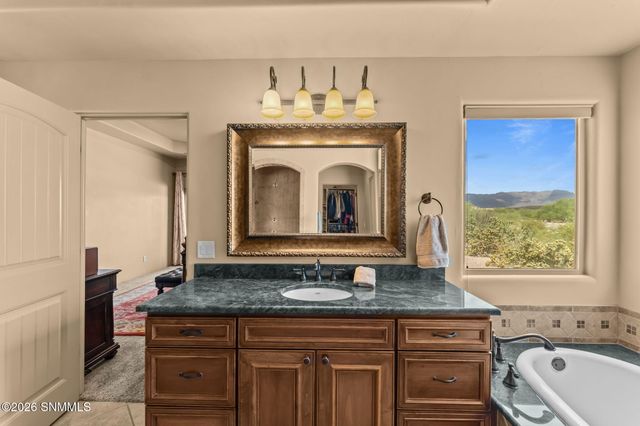 5708 Via Estrella, Las Cruces, NM 88011