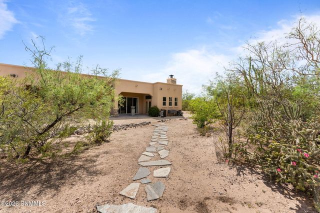 5708 Via Estrella, Las Cruces, NM 88011