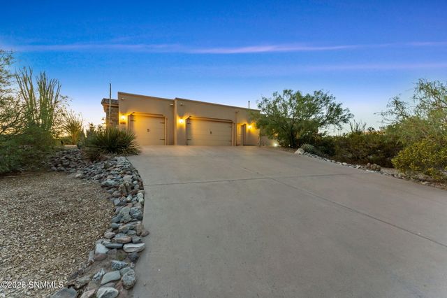 5708 Via Estrella, Las Cruces, NM 88011