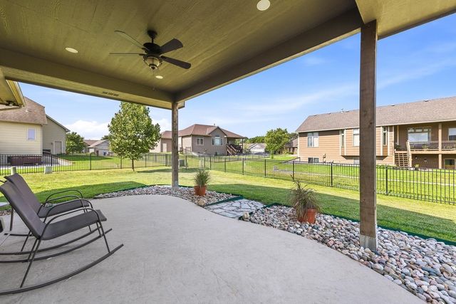 2319 S Vintage Dr, Andover, KS 67002