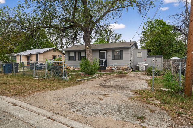 1840 Katy, New Braunfels, TX 78130