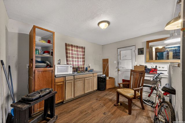 1840 Katy, New Braunfels, TX 78130