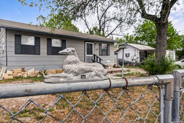 1840 Katy, New Braunfels, TX 78130