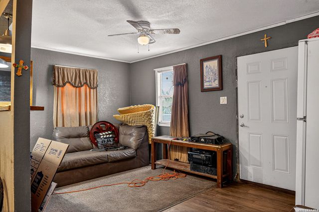 1840 Katy, New Braunfels, TX 78130