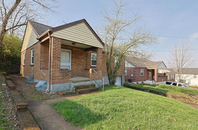 221 E Mechanic Street, Reading, OH 45215