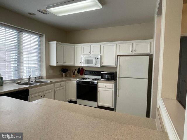 29 PENNINGTON CT, Delanco, NJ 08075