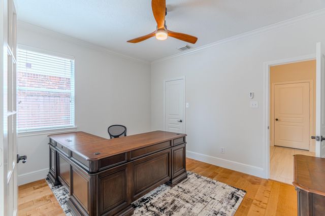 7 Stickley Court, The Woodlands, TX 77382